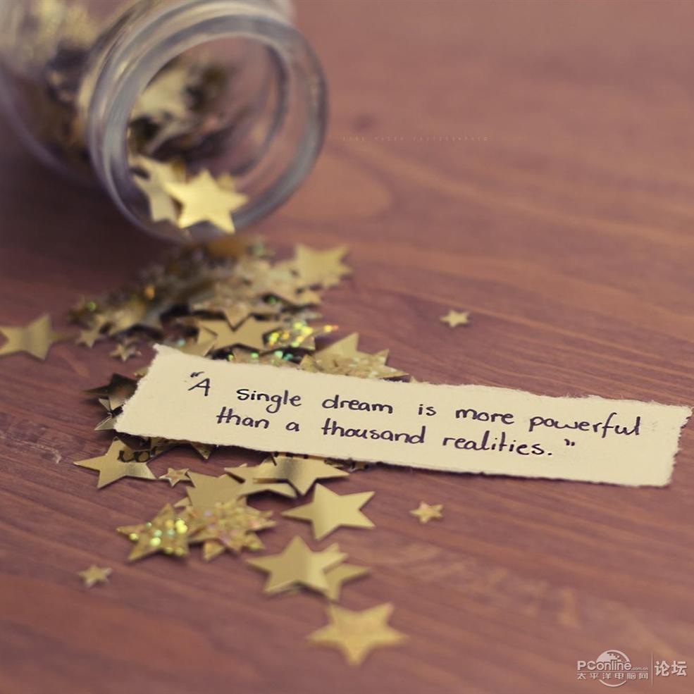 今天，给陌生人一个微笑。大概这是他一天中唯一看到的阳光。