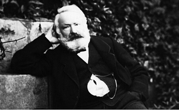 15.在绝对正确的革命之上有绝对正确的人道主义。