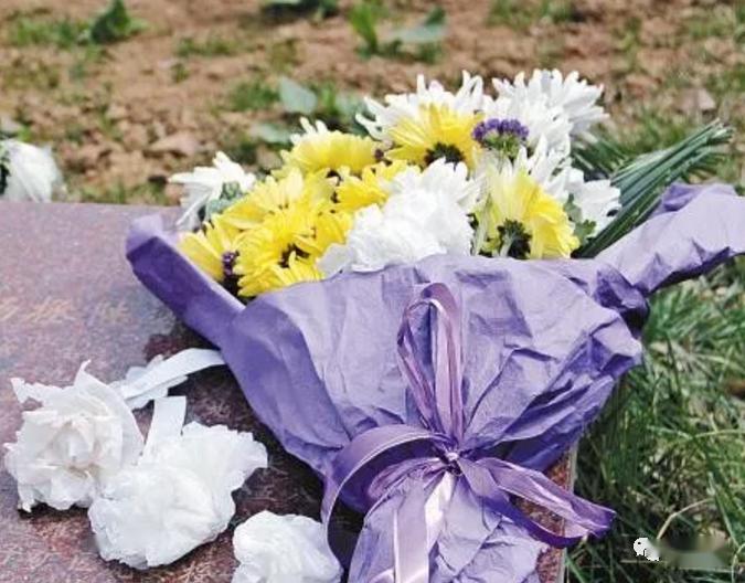 缅怀先烈的短句 缅怀英雄的寄语