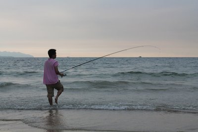 11.希望，在微风中播种；美丽，在春雨中生长；快乐，在春天发芽；春天甜美明亮心情，在春天徘徊。愿您在春天走来开心！