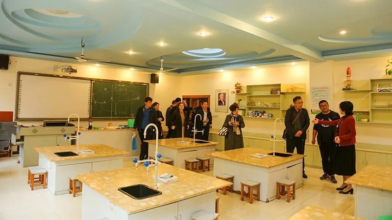 15.该行业善于勤奋，却浪费精力。