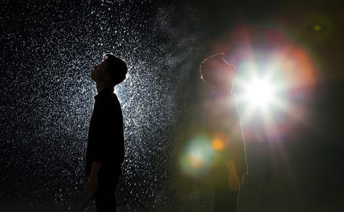 10.爱一个人就是在您拨打电话时突然突然不知道该说些什么。我只想听到熟悉的声音，但是我真正想拨打的只是心中的一丝。