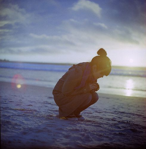 如果一个人真的因为爱而喜欢另一个人，那么一切都会陷入困境。下面是编辑为每个人谈论的心情而编写的令人疲倦和沮丧的句子。