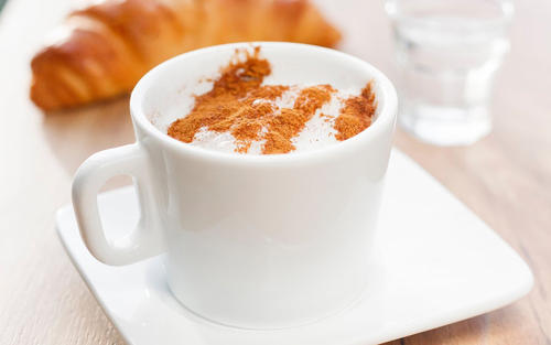 11.一点点星光照亮了我们的心脏，春天的花朵和秋天的月亮，有一个最美丽的我们，幸福的一点，进入了生活中最美丽的世界。