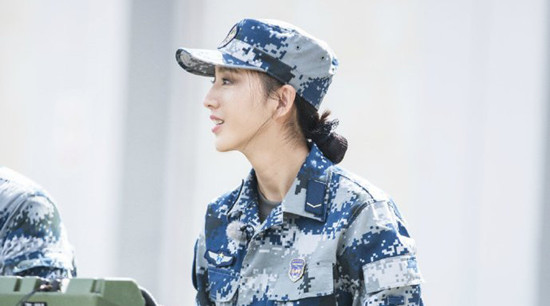 74.有一条法国谚语：爱人在你身边，天堂无处不在。幸福并不是因为你得到更多，而是因为你在乎。努力追求自己没有得到的东西，不知道如何珍惜自己拥有的东西，结果只是浪费生命。