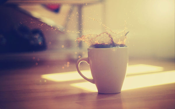 20.看不见的乌云，无法走出的雨季，我感到你的幸福，你的忧郁，你无休止的想法，你的一举一动都影响着我，不再是虚构的浪漫情节，而爱的寂静，痉挛都在一个屏幕上爱你网页。