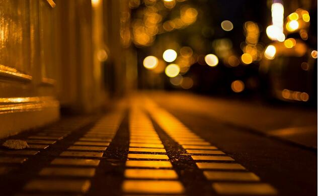 34.因为我理解，所以我很有同情心。感觉到一切，路过。不要老了再玩，悲伤不会上游。命运是注定的，注定是注定的，并且无法阻止它。不，保持坚强不会幸福。 -张小贤