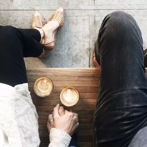 49.认识一个人取决于命运，了解一个人取决于耐心，征服一个人取决于智慧，和睦相处取决于宽容。当您遇到麻烦时，不放弃就是在雪地里放木炭，当您稳定下来时，不放弃就是心中的对。 ，当你感到骄傲时，不走是锦上添花。