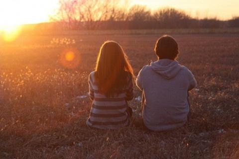 50.悲伤倒流到一条河里，我为此而绝望。