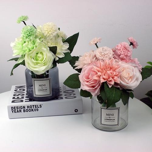 11.去海滩看天空的颜色，去茂密的森林听风声，去山上看日出，到北极去感受极光的冲刷。我的朋友们希望您的行李旅行愉快，并祝您旅途愉快！