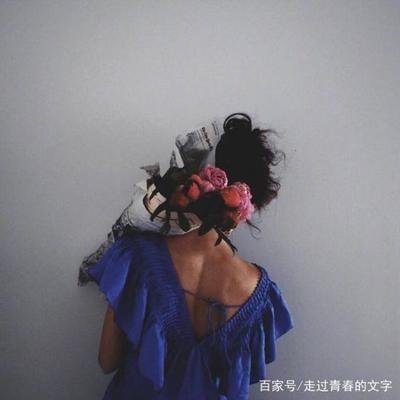 15.有时候我在想着你时会暗暗微笑，有时会暗暗地哭泣，有时我的心会酸痛，但是每当想到你时，我都会说：亲爱的，我爱你，现在我非常想念你。