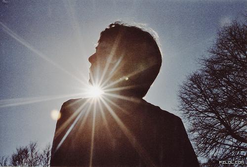 10.友谊可以维持很长很长时间，但是如果你什么也没说，友谊就真的消失了。