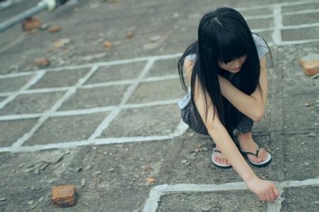 20.我会永远失去你，因为你在这里，我永远不会回头，因为你的脸比什么都重要，只有我的脸在你的眼中毫无价值，只有我的爱在你的眼中更不值得。