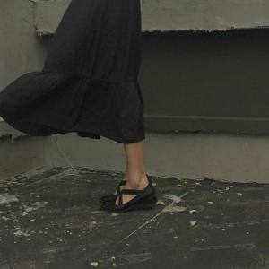 11.记忆是一壶茶，一壶融化的茶用情感水冲打：滚动，起伏，然后冷却和镇定，就像生活的起伏，喜悦，疯狂和悲伤，它的结局是“万物看起来打开时，箭头将跟随命运“这是简单而美丽的。