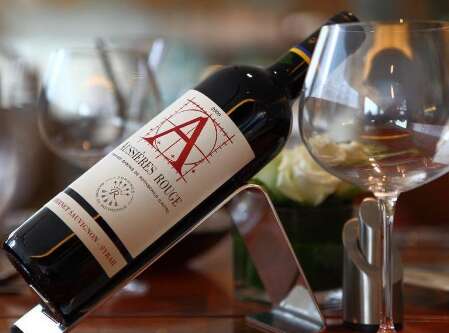 39.淡淡的香气，在舌尖上歌唱。