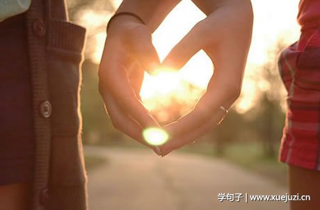 15.并非命运的每个角落都是一条平坦的道路。不要太在乎风和花。不要迷恋久违的年轻人。如果跌倒，您可以起床。生活很容易变老，没有人负担得起。 ;胜利不会掩饰疯狂，失败不会说失败，不会轻易冒险，不容易前进，不会懈怠，不会停止，艰辛在脚下，未来永远是美好的。