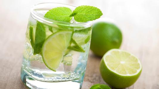 10.尊重和孝顺不仅是人类的美德，而且是形成汉字和道德的基础。它也是政治文明，经济文明和精神文明建设中不容忽视的精神支柱和精神力量。