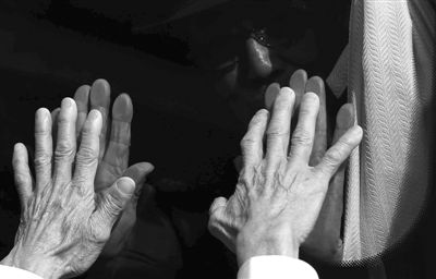 20.看着父母的背影，他们在不知不觉中已经老了。