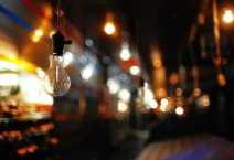 11.我真的不想踩到你的头去爬，我也无能为力。他踩我，我踩你，每个人都习惯踩它。我很高兴能爬上的是我，而被践踏的是你。