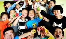 描述幼儿园小朋友开心快乐的句子