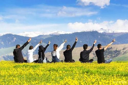 12.爱需要的远不止友谊。