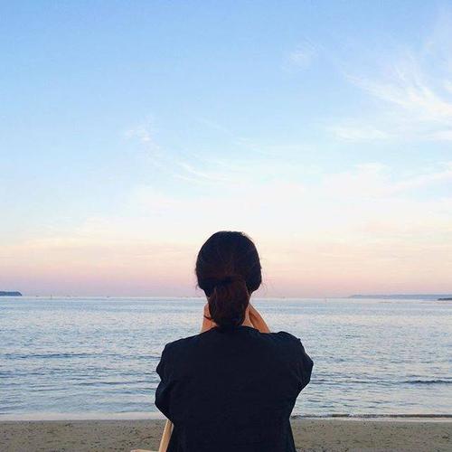 11.对于智者，建议是多余的；对于傻瓜来说，忠告是不够的。