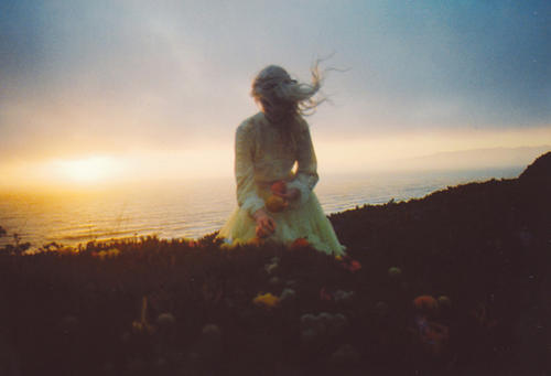 9.有些损失是注定的,有些命运是不会有结果的。如果您爱一个人,您可能没有。如果您有某人,您必须很好地爱她。