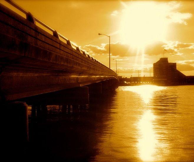 12.家庭感情是成长的摇篮。只有在她的照顾下,您才能健康成长。家庭的情感是力量的来源,只有在她的浇灌下,您才能蓬勃成长。