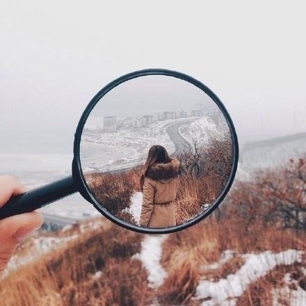 8. [起初，我为你着迷，因为我爱你。最后，我为你哭泣，因为我失去了你。只剩下中间，我们在一起快乐，在一起快乐，宁愿笑。当我们流下眼泪时，我们不哭不说遗憾。我们不再因为悲伤而哭泣，只因为被感动而哭泣。 】