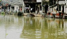 描写江南古镇的句子