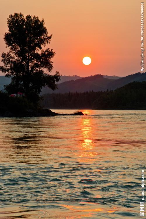 12.感情是世界上最神圣的情感。