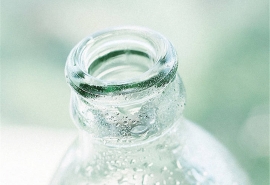 11.给女人带来希望的不是爱，而是男人的责任。赋予男人安全感的不是爱情，而是女人对家庭的贡献。