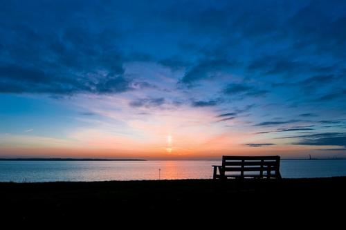 10.风从南方吹向另一侧。季新尧尧，母亲的劳动。