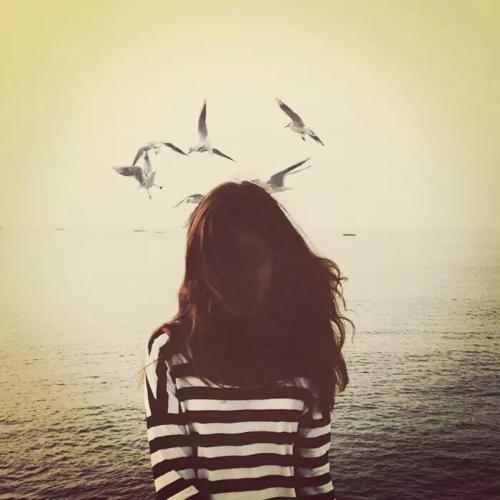 10.乡愁是一种习惯，一种情绪和成长。如果您想家，请打电话回家；甚至很少的闲聊也可以消除您心中的寒冬。