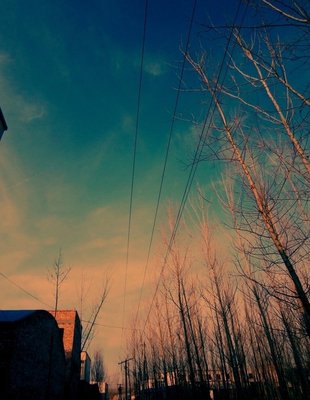 11.握紧你的手，十根手指交织在一起的温暖的爱；十年之久，放心，锐利；走很长的路，步步为营；索要钱，钱就会进来；无论多么累或忙，都不要忘记：祝您健康快乐！