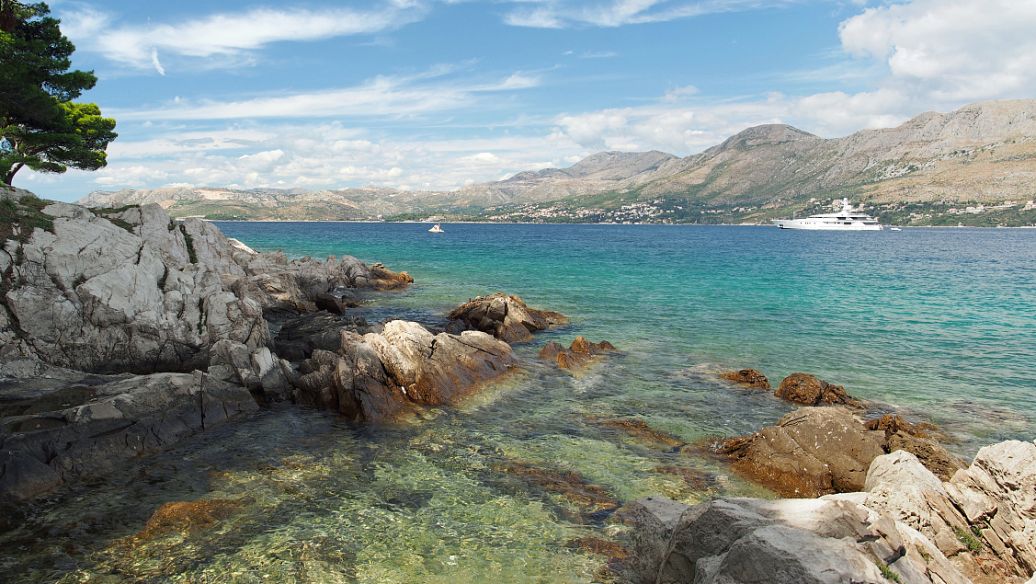 12.童话结束了，忘记就是幸福。