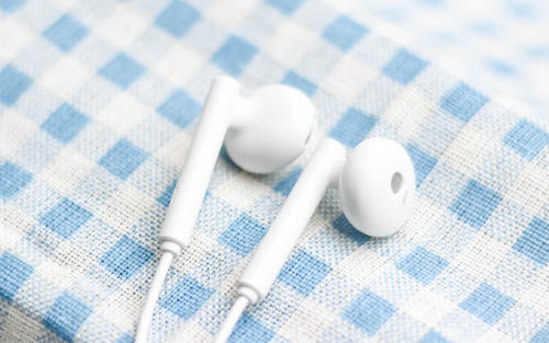 12.我想抛弃我的家人，友谊和爱，只需要一个能陪伴我的旅行者。这不是很亲切吗？