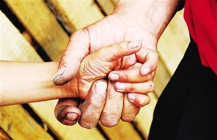 10，踩着行人的架子鼓砸烂，秋天听到野鹅的声音。卢聪今晚是白色，月亮是故乡。兄弟分散，没有家人要死。书的长度还没有达到，情况是部队没有被停职。