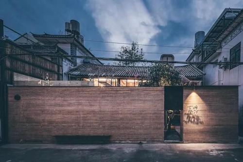 12.快乐的方法不仅是去做自己喜欢做的​​事，而且还要去做自己必须做的事。