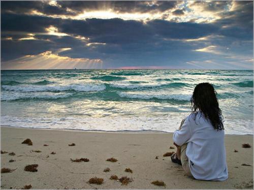 11.对未来的生活充满希望：温柔有趣不会太激烈，四个季节三餐不必太匆忙。不要后悔见到你，爱上了你。 ``以下是不后悔爱上编辑为您编译的某人的一句话，希望您喜欢它。