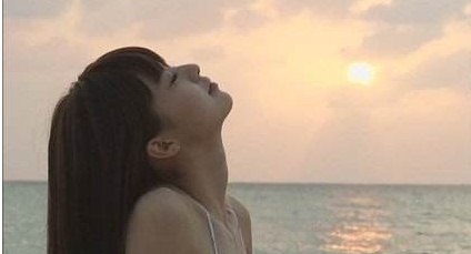 10.不是让我后悔，而是没有你我无法面对结局。残酷的是要不断提起已经过去的幸福。感到悲伤。