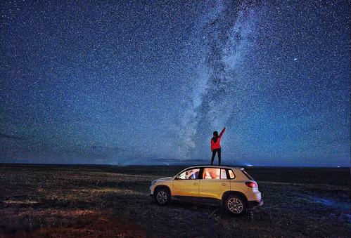 10.没有什么可以影响你的心情。快乐是最重要的。