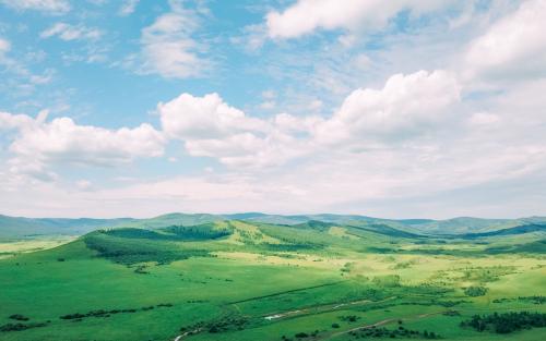 12.我越长大，对父母的了解就越多，我对他们的奉献也就越感到遗憾，我祝家人幸福！