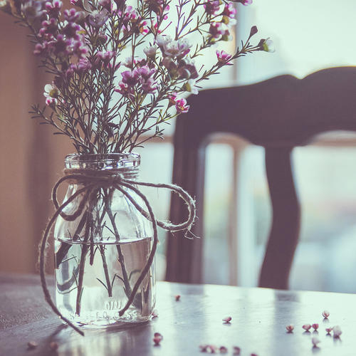 10.如果您心情愉快，请开心地微笑，如果您仍然爱，请继续前进，如果天气晴朗，那就去旅行