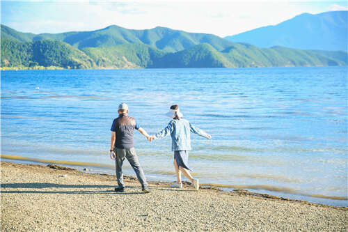 11.“你是一个无能的朋友”“为什么要转变职业成为我的男朋友”