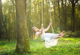 12.也许，父母基本上不希望从自己的孩子那里得到很多回报。他们只凭自己的职业和良心为我们做所有事情，但希望他们的孩子长大，生活得比自己更好。