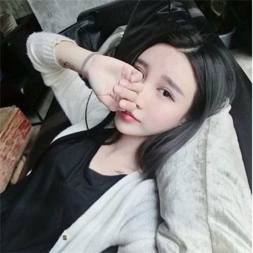 心情与图片的女孩