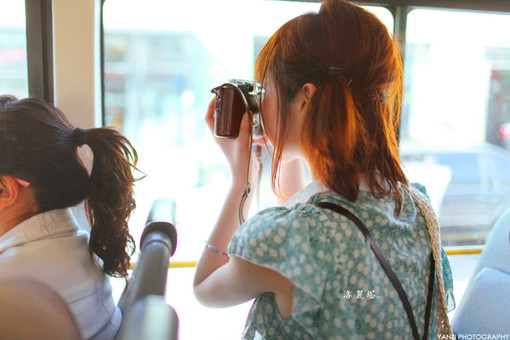 最新QQ空间心情跟图片聊天