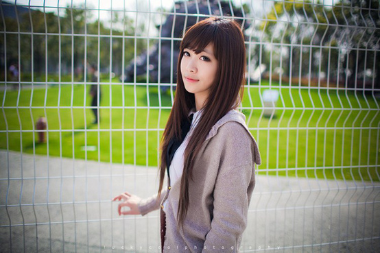 描述有关女性的句子