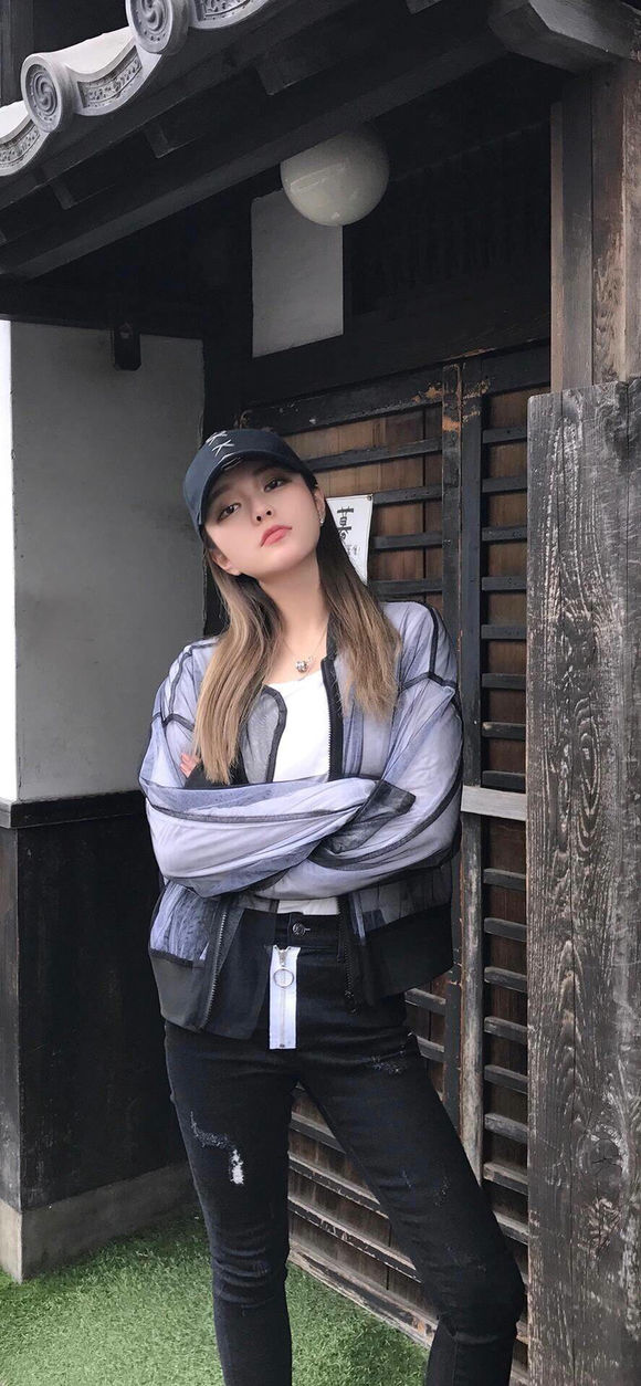 9.在您担任教师的职业中，有无数的骄傲和幸福的回忆，但是您深深地珍惜它们，而只是看待探索的领域。